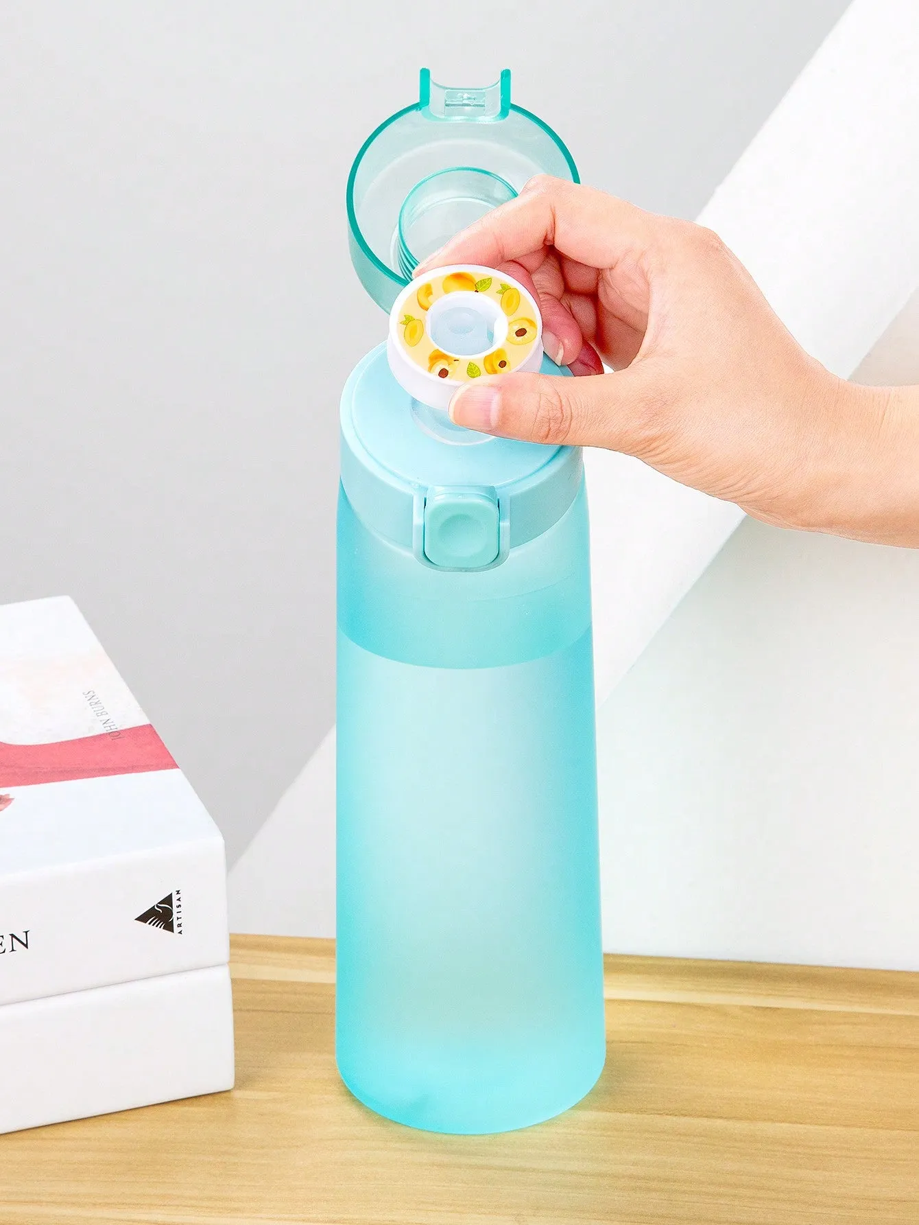 Air Bottle Up,Drinking Bottle 800ML With One Random Flavoured Pods Suitable For Gyms, Schools, Air Flavored Water Bottle