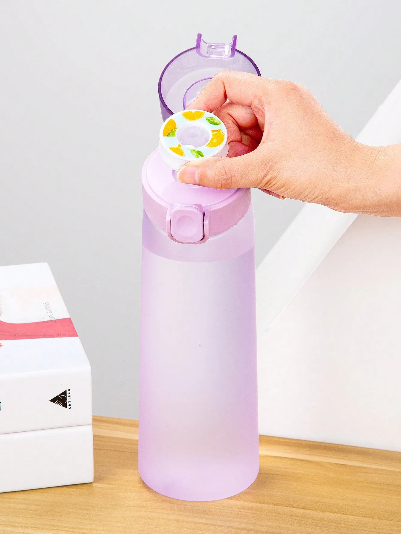 Air Bottle Up,Drinking Bottle 800ML With One Random Flavoured Pods Suitable For Gyms, Schools, Air Flavored Water Bottle