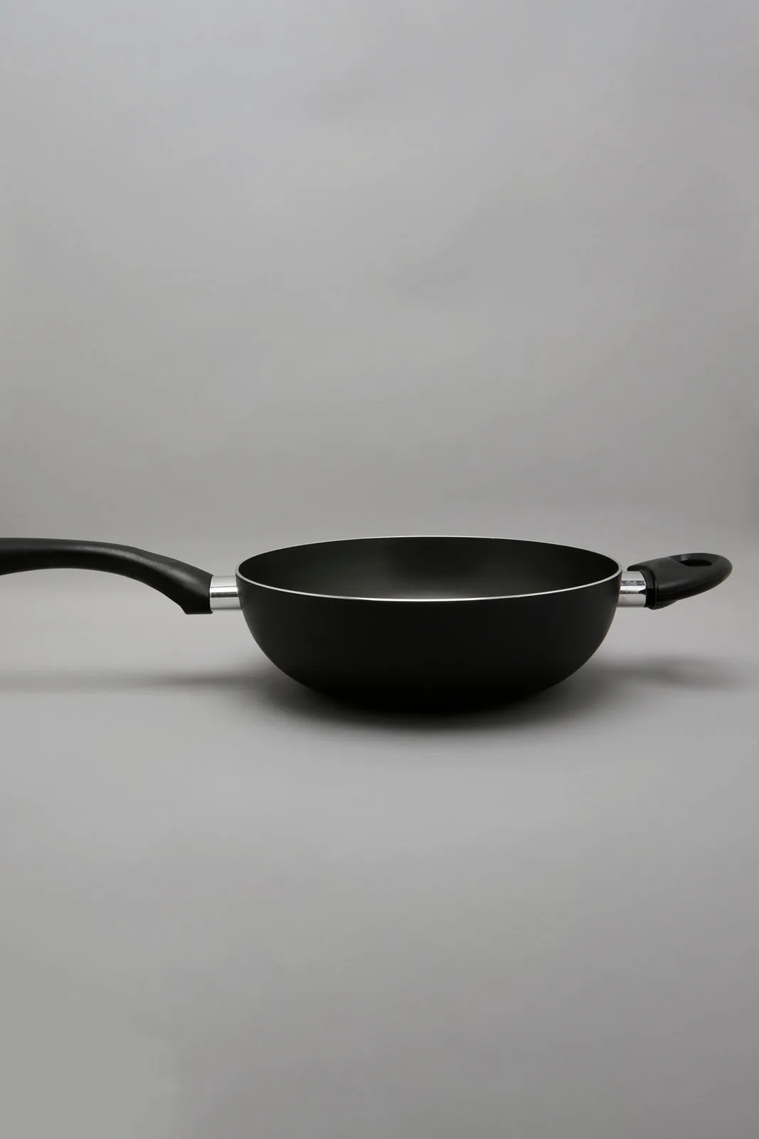 Black Aluminum Nonstick Wok Pan (24cm)