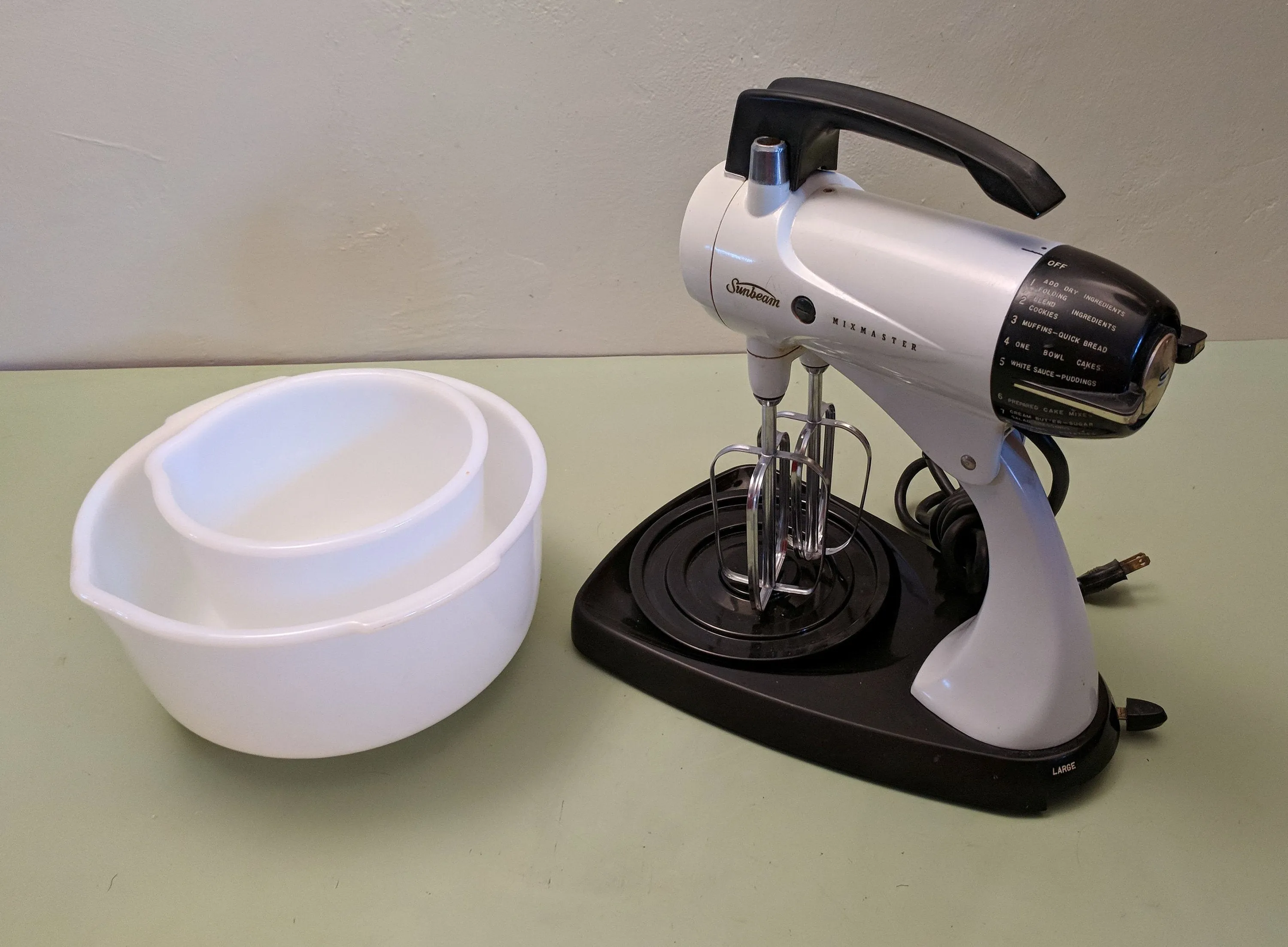 Sunbeam Mixmaster Stand Mixer and GlasBake bowls - AtomicAge F*S