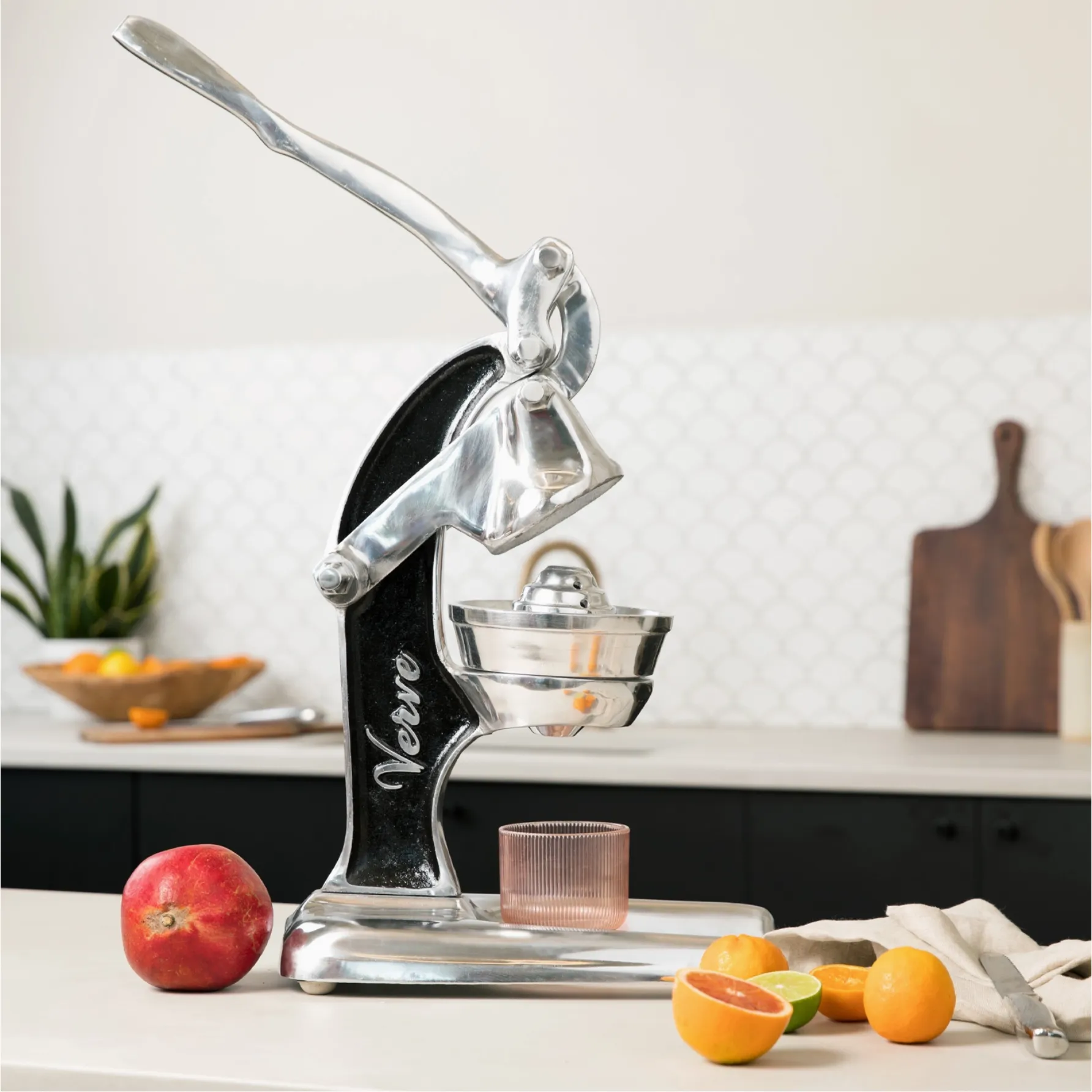 Verve Culture Mexican Citrus Juicer - Large / Black